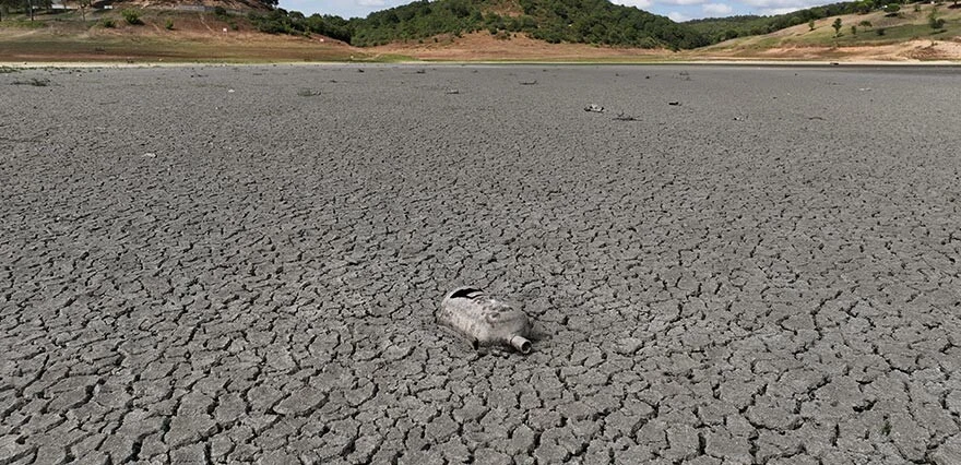 İstanbul’da kuraklık alarmı! Havadan çekilen görüntüler tehlikeyi ortaya çıkardı