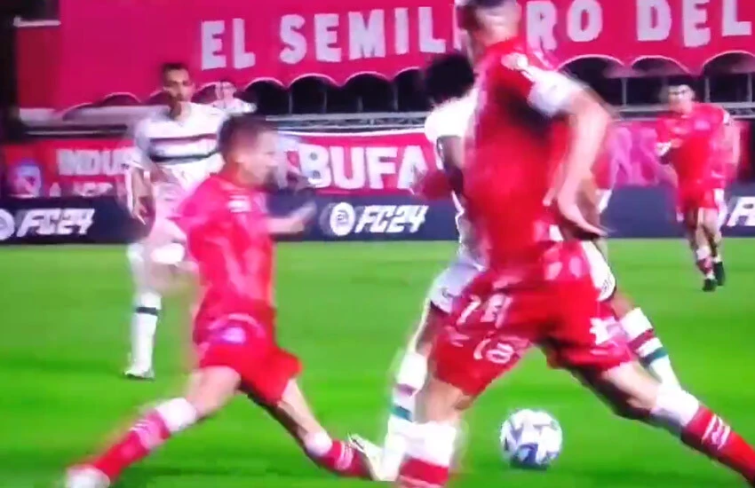 Rakibinin ayağını kıran Marcelo gözyaşlarına hakim olamadı!