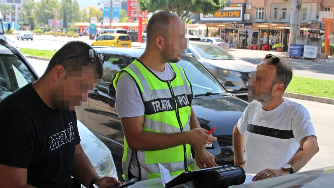 Korsan taksilere polis şoku: Müşteri olarak binip, cezayı yapıştırdılar