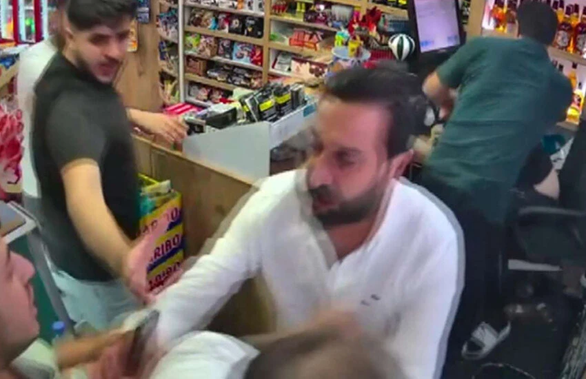 Esenyurt'taki tekel saldırısında 8 kişi adliyeye sevk edildi.