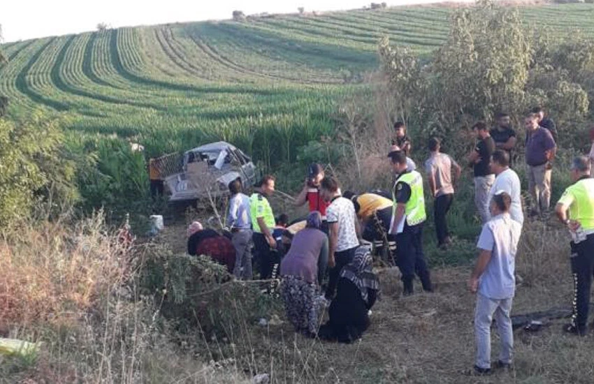 Bursa'da meydana gelen trafik kazasında 3 kişi öldü, 11 kişi yaralandı.