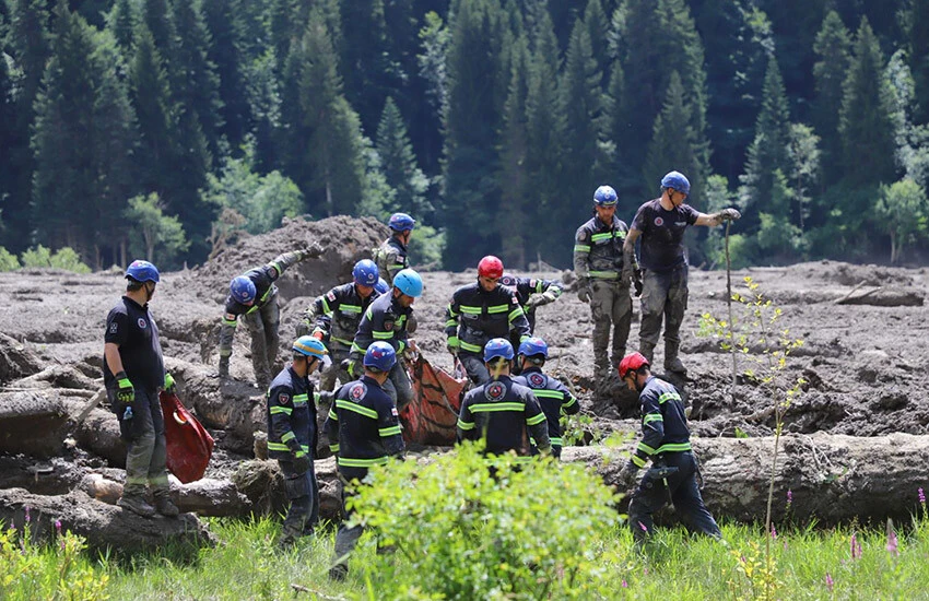 Gürcistan’daki heyelanda bilanço artıyor: 210 kişi kurtarıldı, 11 kişi öldü