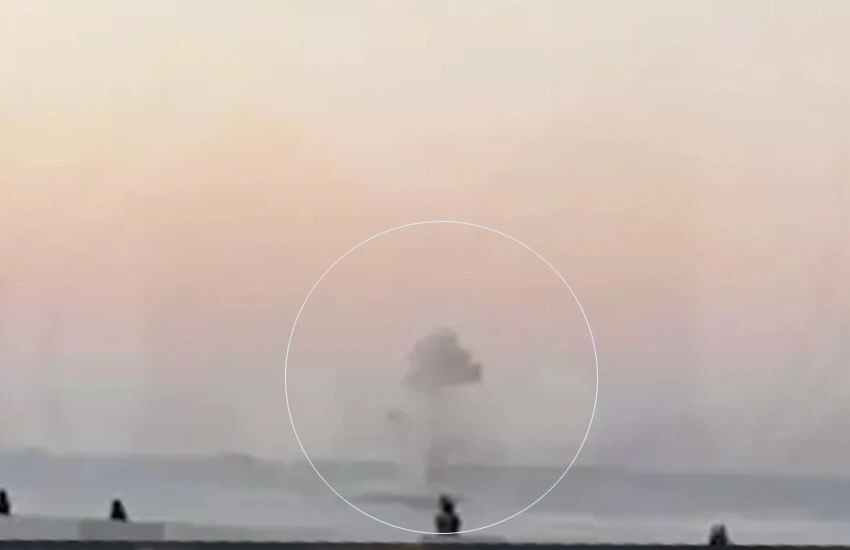 Son dakika! Rus savaş gemisi Karadeniz'de vuruldu... Bölgeden ilk görüntüler geldi!