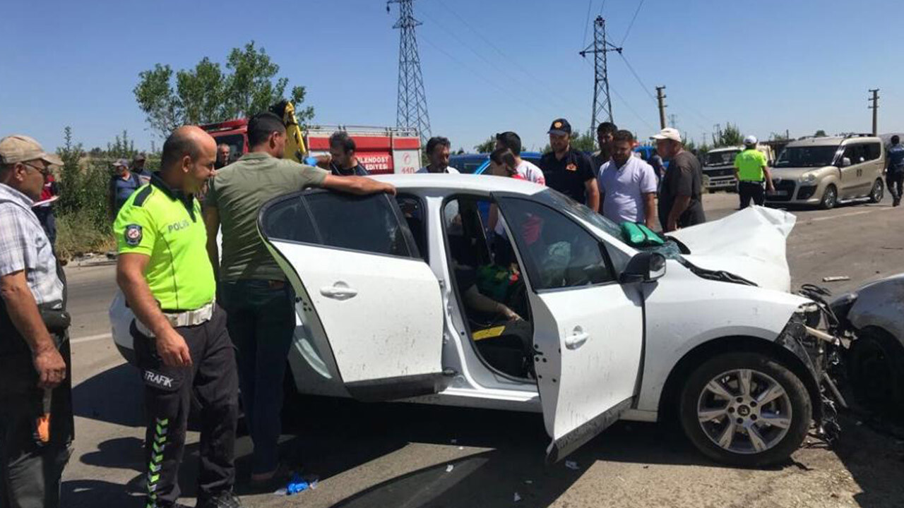 Isparta’da zincirleme trafik kazası: 2’si çocuk 9 yaralı