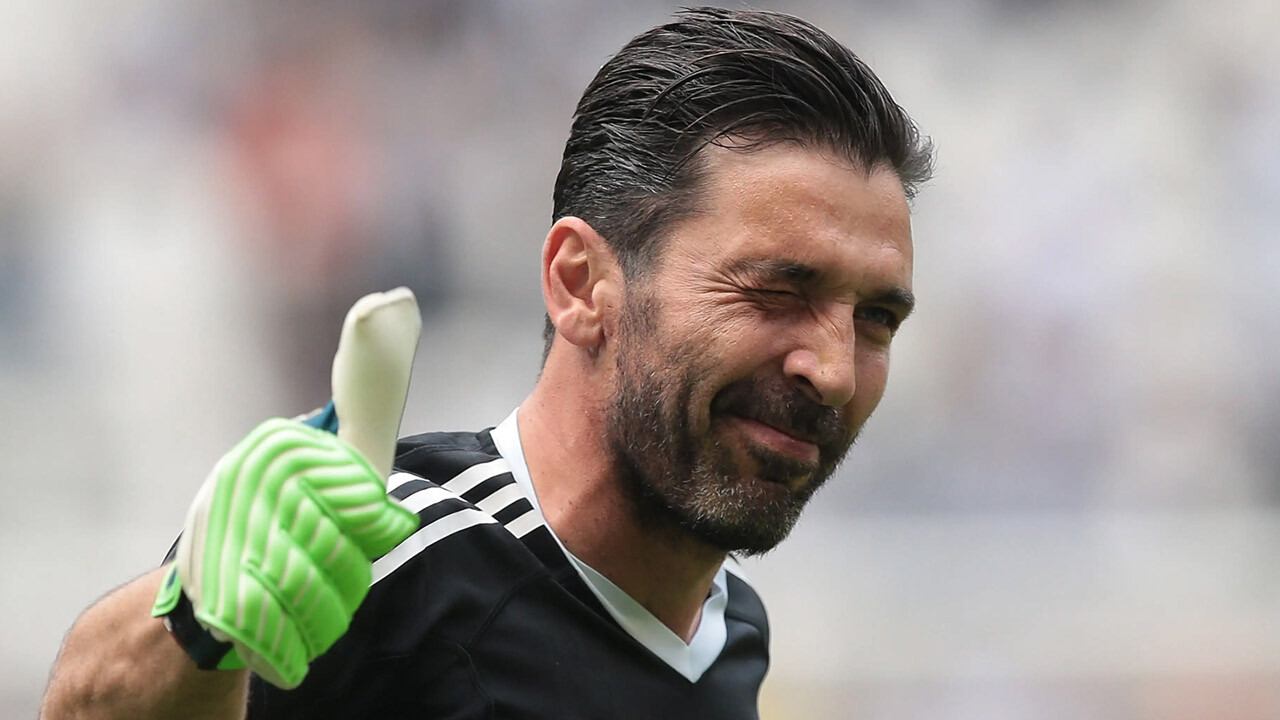 Futbolu bırakan Gianluigi Buffon’a İtalya’da dev görev