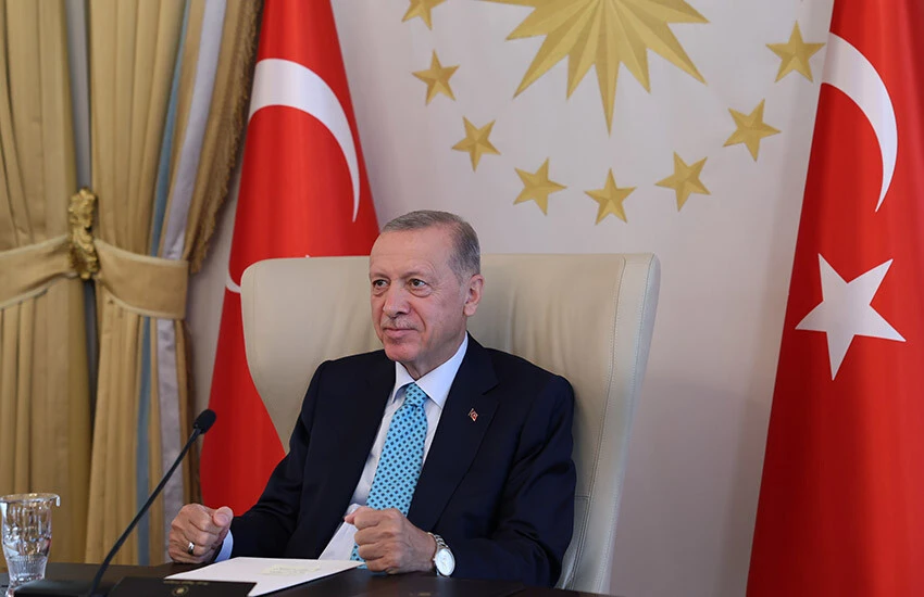 Erdoğan, Malezya Başbakanı Enver İbrahim ile görüştü.