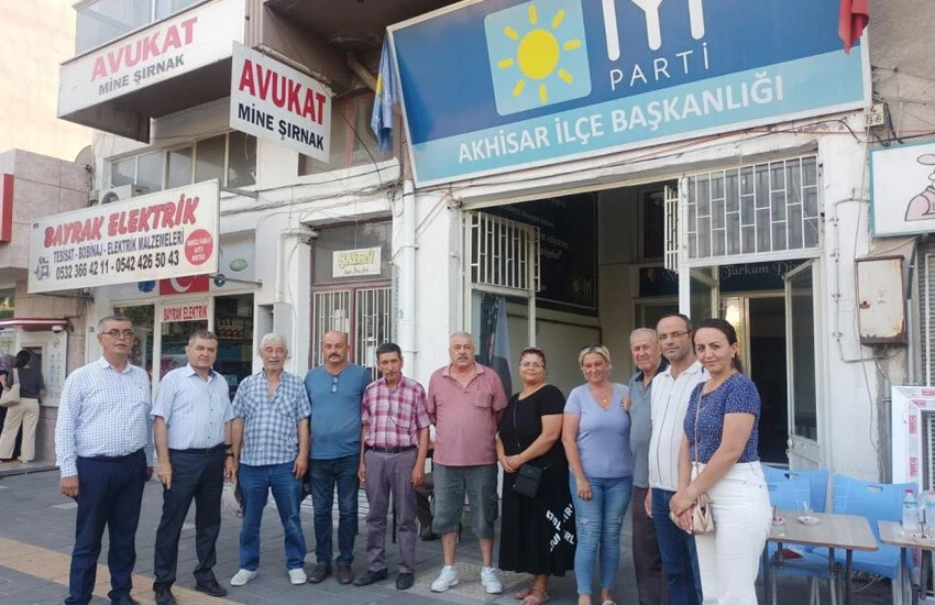 İYİ Parti'de istifa depremi! 14 üye yönetimi eleştirip ayrıldı