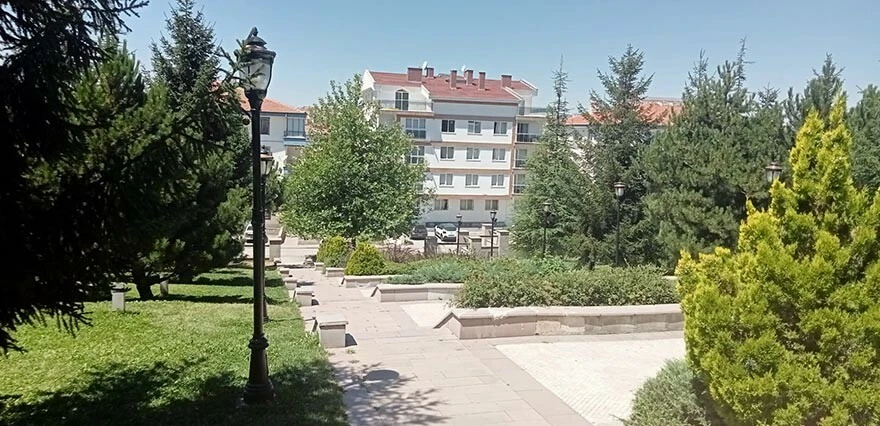 13 yaşındaki çocuk parkta ölü bulundu! Sebebi duyanları kahretti