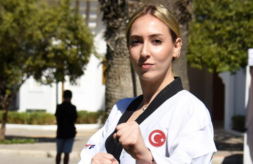 Kırık elle mücadele etti, bronz madalyayı kazandı 