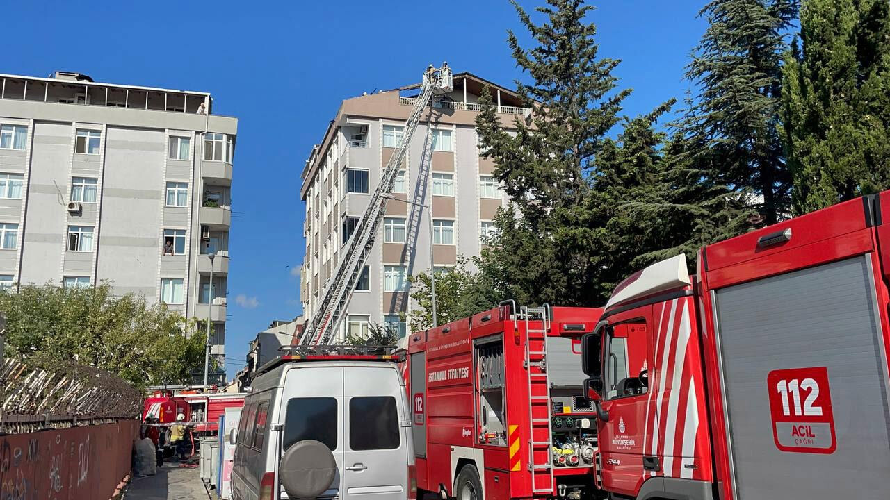 Kendisine tuşlu telefon alınmasına kızıp evi yaktı