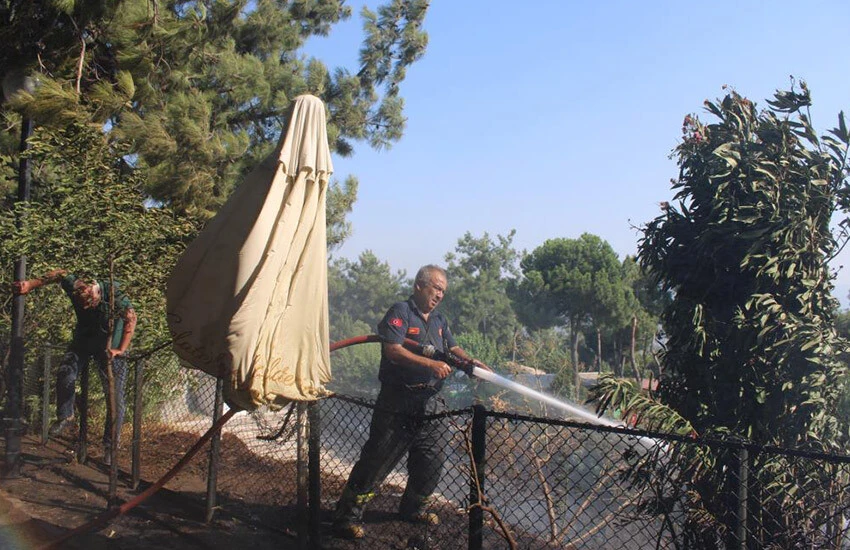 Bingöl'de çıkan yangın ekiplerin seferberliğiyle kontrol altına alındı
