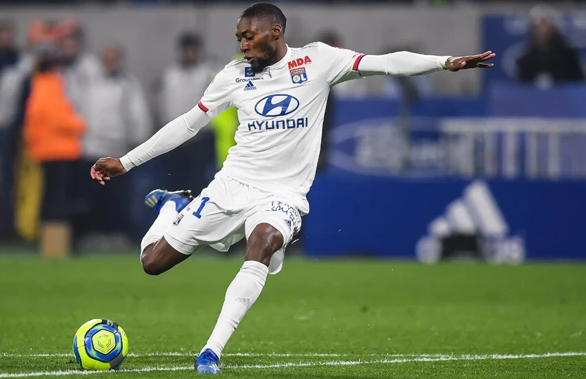 Fenerbahçe'den 2 transfer daha: 6 numara ve kanat tamam!