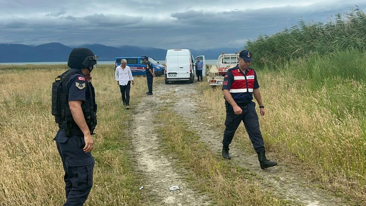 İznik Gölü'nde top mermisi bulundu! Fünye ile patlatıldı