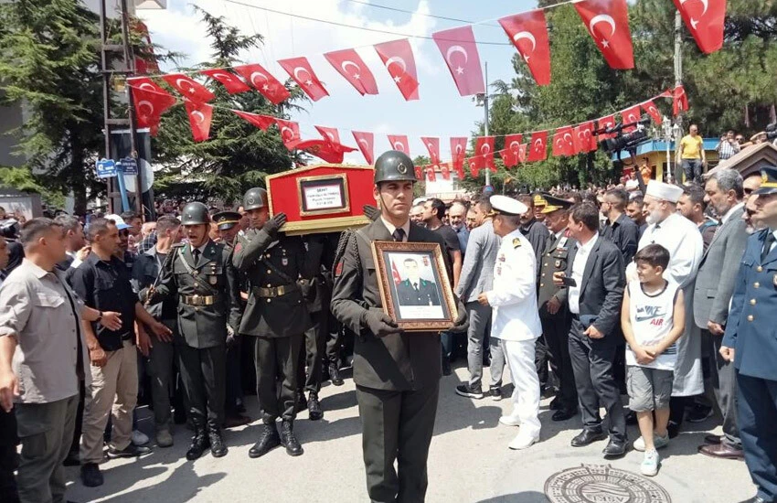 Pençe-Kilit şehitlerine yürek yakan veda...