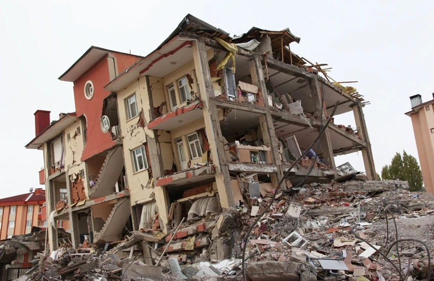 Deprem Uzmanı Prof. Haluk Eyidoğan, İstanbul depreminin 2030'a kadar olma olasılığını açıkladı