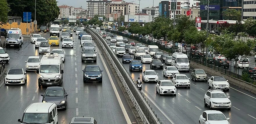 İstanbul'da yağmur etkisi! Trafik durma noktasına geldi