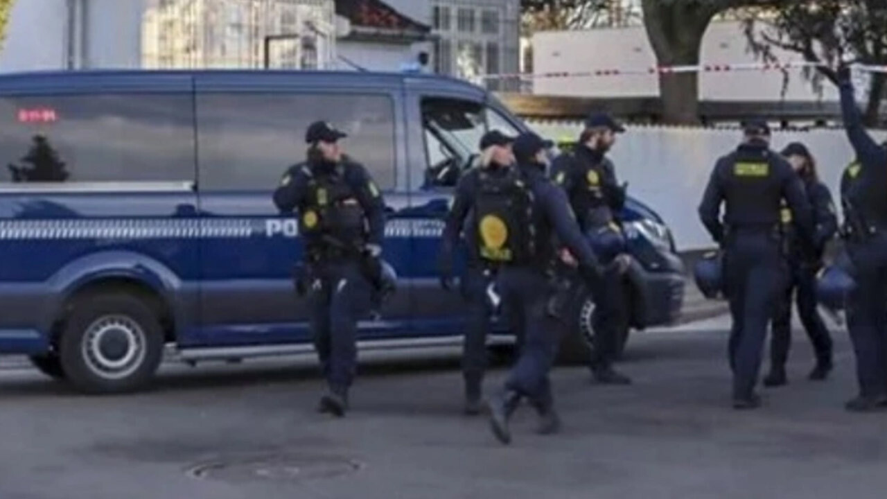 Danimarka&#039;da Türk Büyükelçiliği önünde Kur&#039;an-ı Kerim&#039;e yönelik alçak saldırı