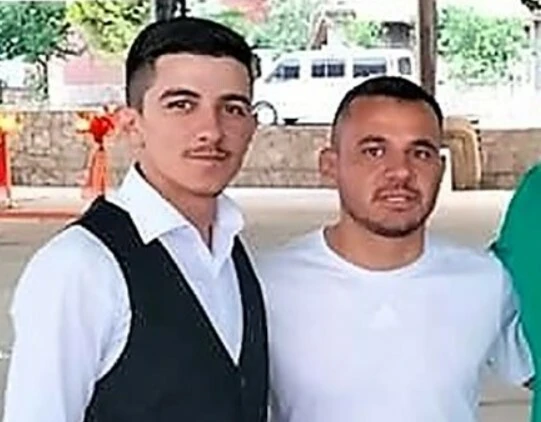 KEMAL AKKÖSE (SOLDA) VE MUSTAFA AKKÖSE (SAĞDA)