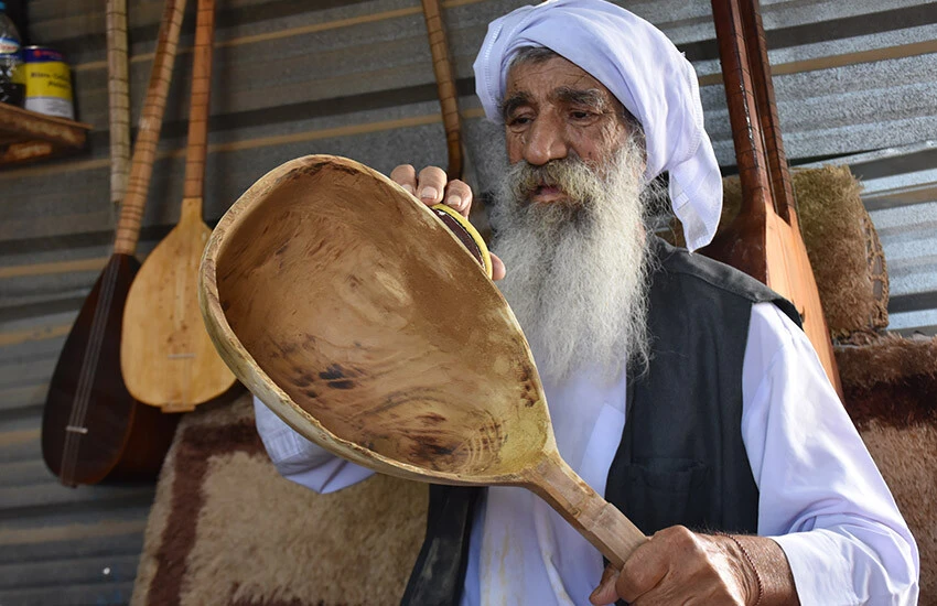 Iraklı Yezidiler terör örgütü PKK nedeniyle evine dönemiyor