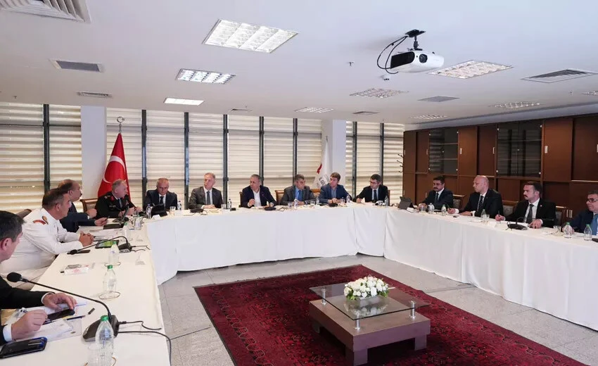 Bakan Yerlikaya düzensiz göçle ilgili iddialı konuştu: Nefeslerini keseceğiz