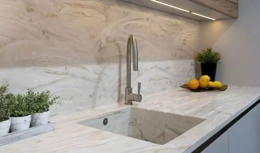 Mutfak temizliği yaparken işinize yarayacak öneriler ve mutfaktaki tüm kötü kokuyu yok eden teknik...