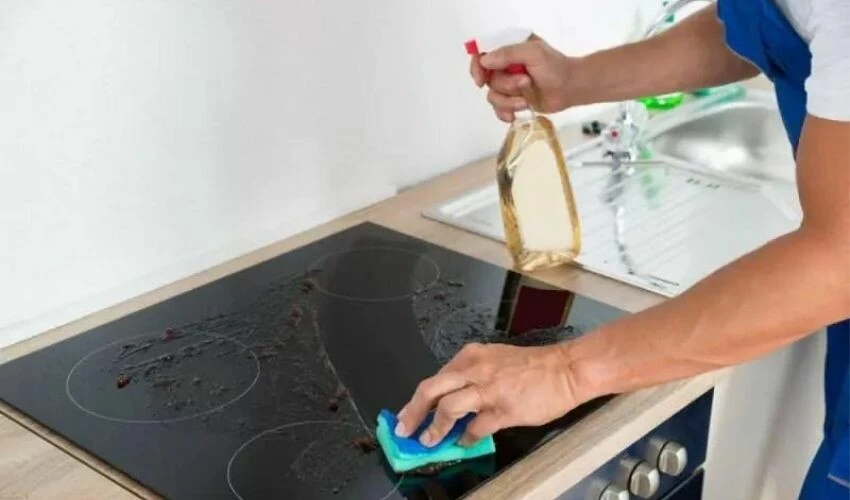 Mutfak temizliği yaparken işinize yarayacak öneriler ve mutfaktaki tüm kötü kokuyu yok eden teknik...