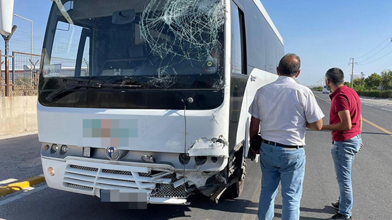 Aksaray&#039;da işçi servisleri çarpıştı: 13 yaralı