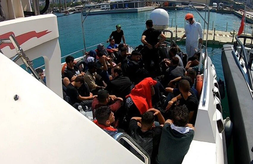 Türkiye geneli göçmen operasyonlarında çok sayıda kişi yakalandı.