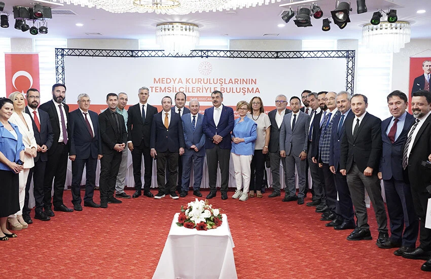 Bakan Tekin, açık liselerden özel okullara kadar birçok önemli konu hakkında merak edilenlere açıklık getirdi.