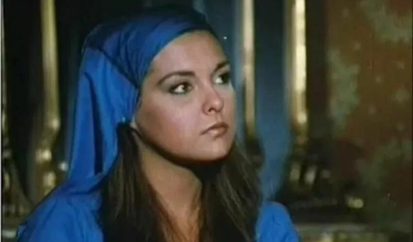 Çalıkuşu'nun ilk Feride'siydi! Tescilli güzelin kızı da oyuncuymuş!