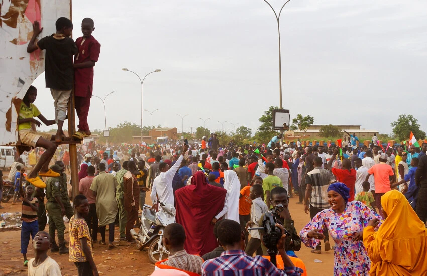 Halk Fransa'ya karşı tepkili