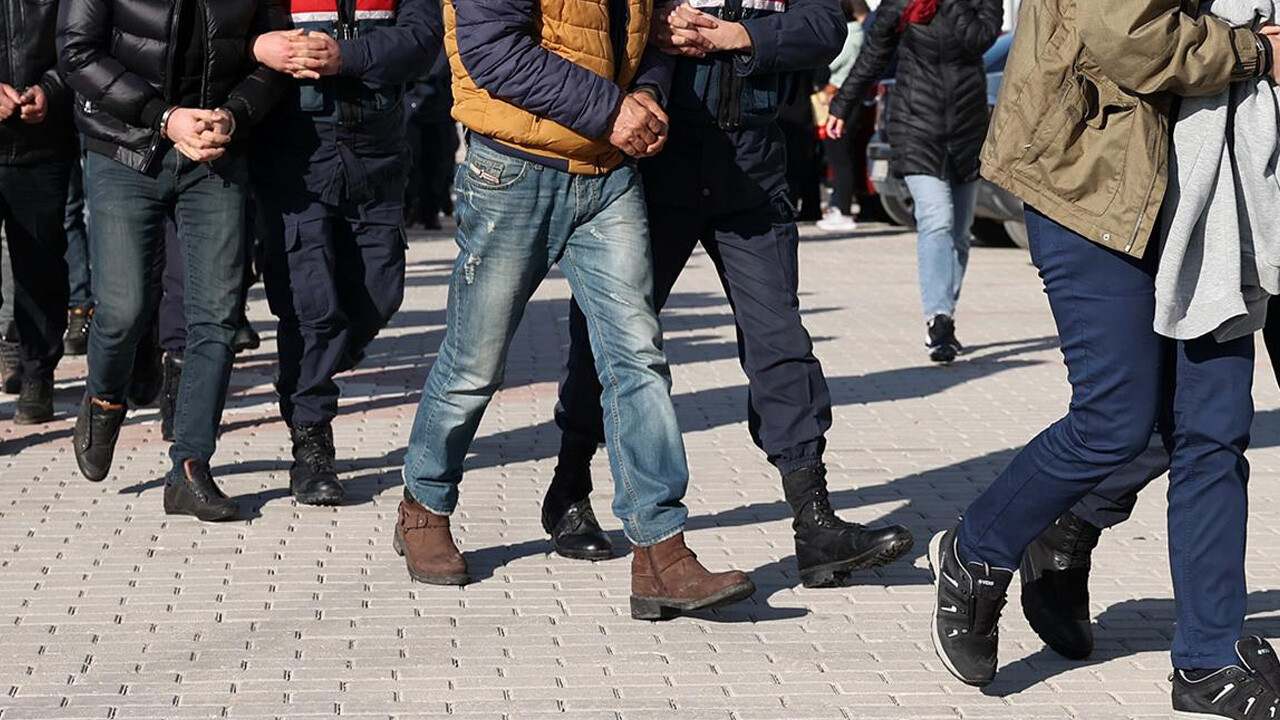 Son dakika! Bakan Yerlikaya duyurdu: 39 göçmen kaçakçılığı organizatörü yakalandı