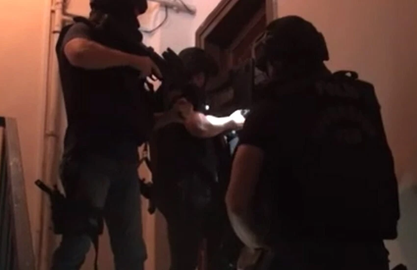 Ele geçirilen belgeler ele verdi! İstanbul’da PYD/YPG üyesi Suriye uyruklu 4 terörist tutuklandı