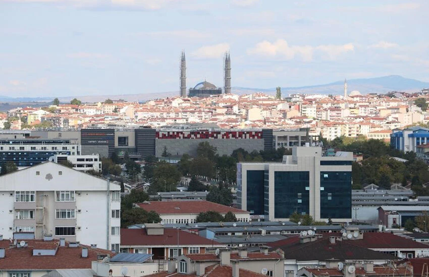 Edirne’de, üniversitelerin açılmasına kısa bir süre kala öğrenciler kiralık daire bulamıyor.