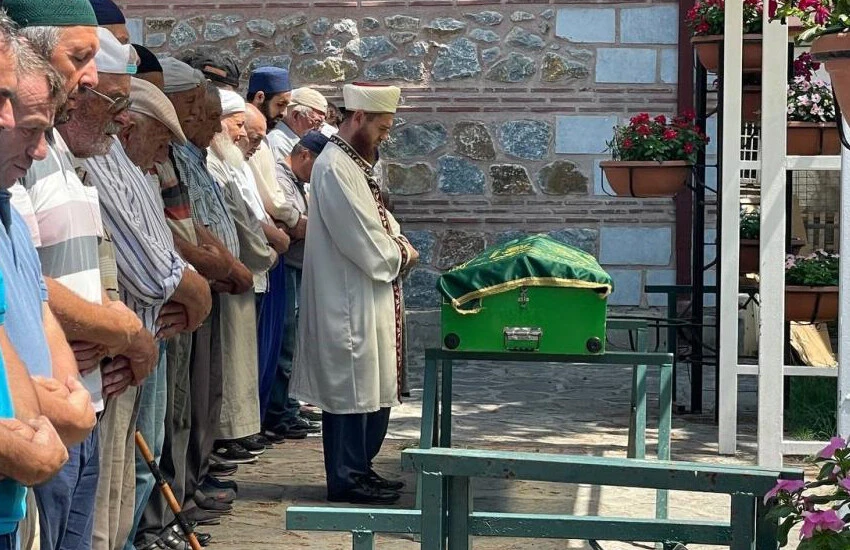 Toprağa verildi.