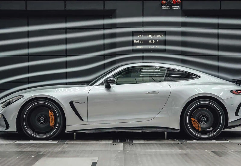 Porsche’un pabucu dama atıldı: Yepyeni Mercedes AMG GT tanıtıldı