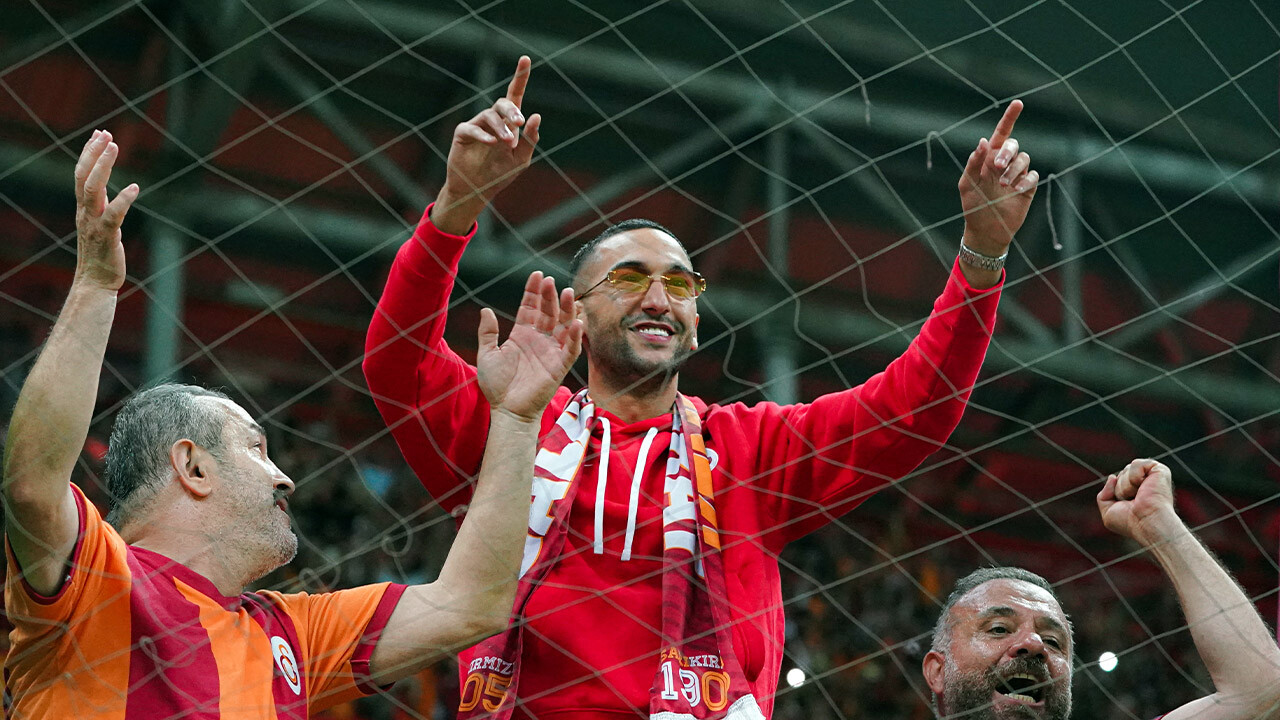 Galatasaray&#039;ın Ziyech&#039;i açıklama şekli dünya gündeminde 