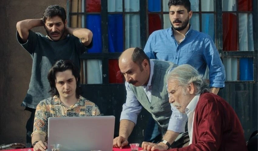 Üç Kuruş ekibi bir araya geldi! Fotoğraf karesine beğeni yağdı