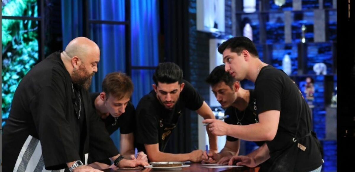 Masterchef&#039;te elenen isim belli oldu! Tüm yarışmacılar gözyaşlarına boğuldu