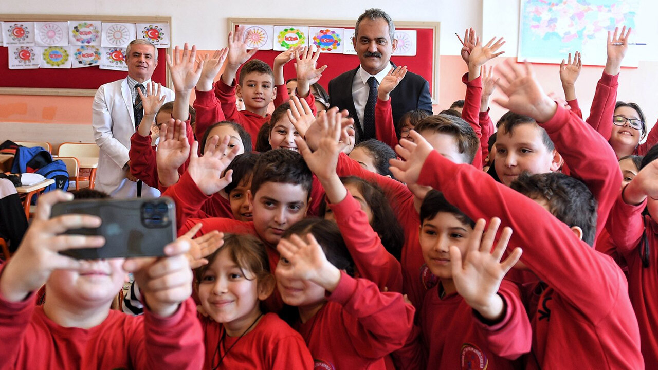 Milli Eğitim Bakanlığı&#039;ndan illere yazı: Okul kıyafeti değişecek mi?