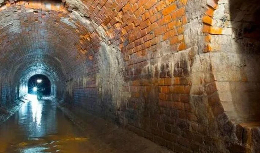 Kanalizasyon sistemlerine turistik gezide can kaybı! Sel bastırdı yüzeye ulaşamadılar