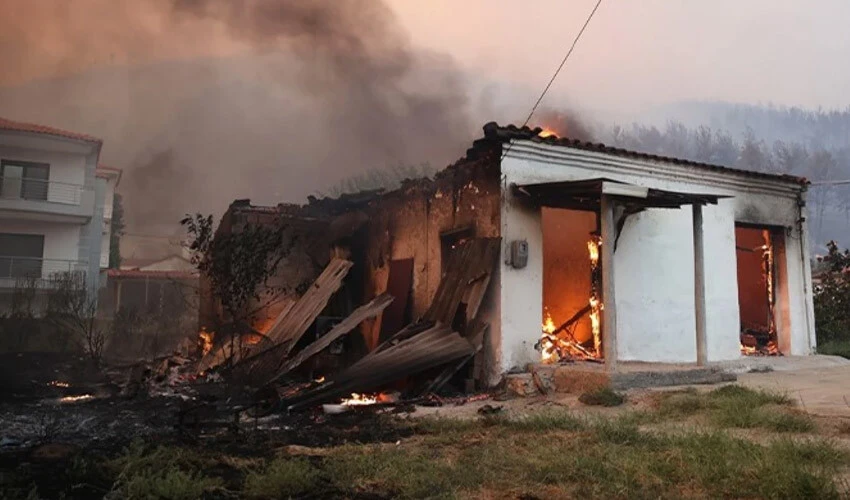 Türk köylerine sıçrayan Yunanistan yangınından acı haber