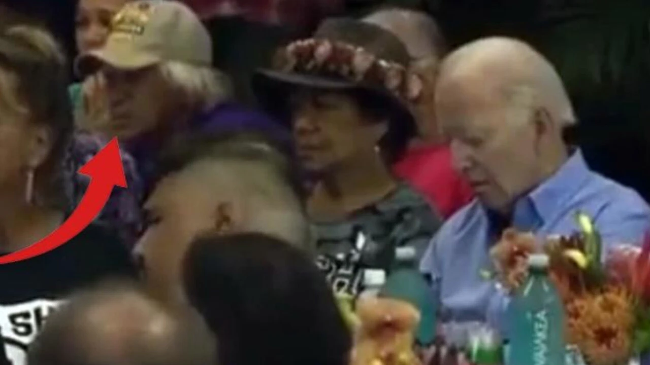 Hawaii yanarken Biden'ın uyuduğu videoda dikkat çeken detay! Erdoğan'a benzettiler, yorum yağdı