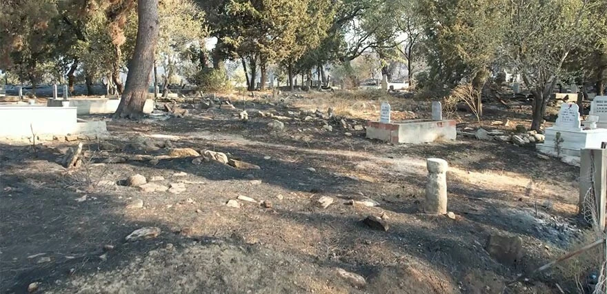 Mezarların son hali görenleri üzdü! Resmen yangında kül oldu...