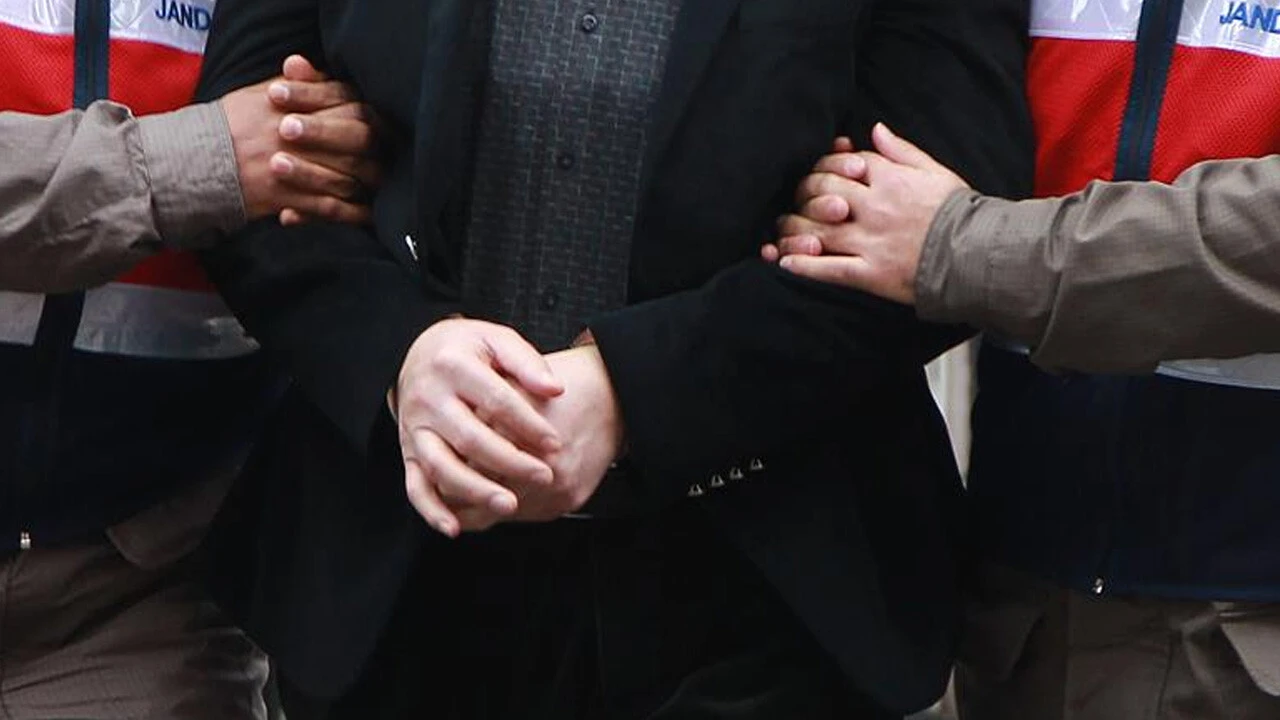 16 yaşındaki çocuğu zincirle bağlayıp işkence ettiler: Amca serbest, baba gözaltında