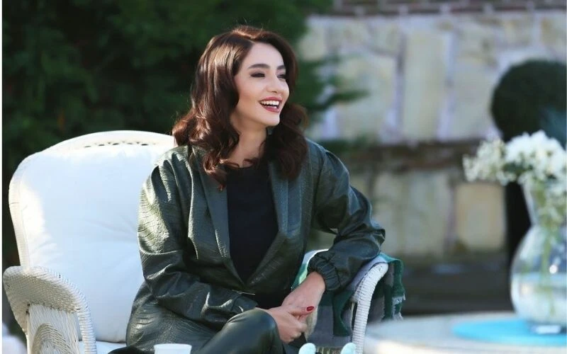 Çanakkale’de ev yaptıran Öykü Gürman düğününü erteledi!