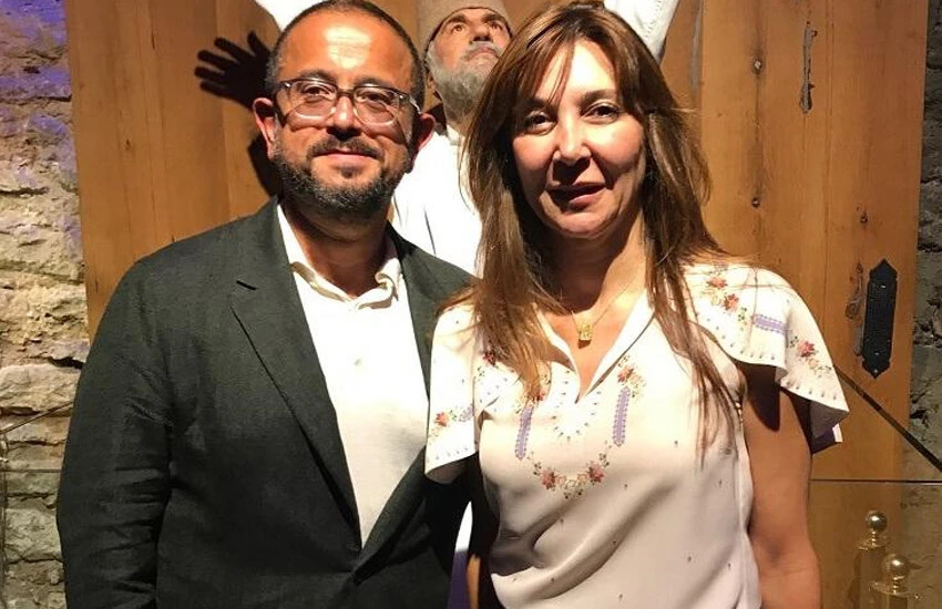 Ali Sabancı ve eşi Vuslat Doğan Sabancı Yunanistan'da geçirdikleri zodyak kazası sonucu ağır yaralandı.