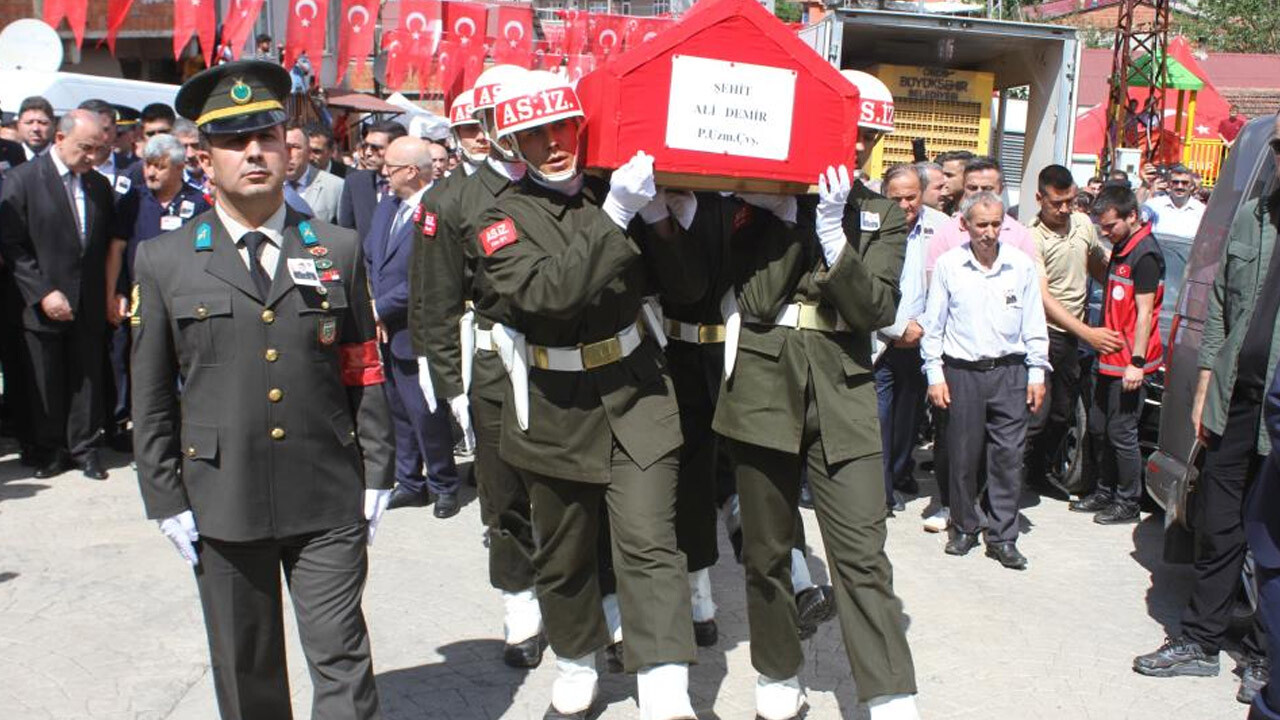 Doğum gününe 3 kala şehit oldu! Gözyaşları içerisinde son yolculuğuna uğurlandı