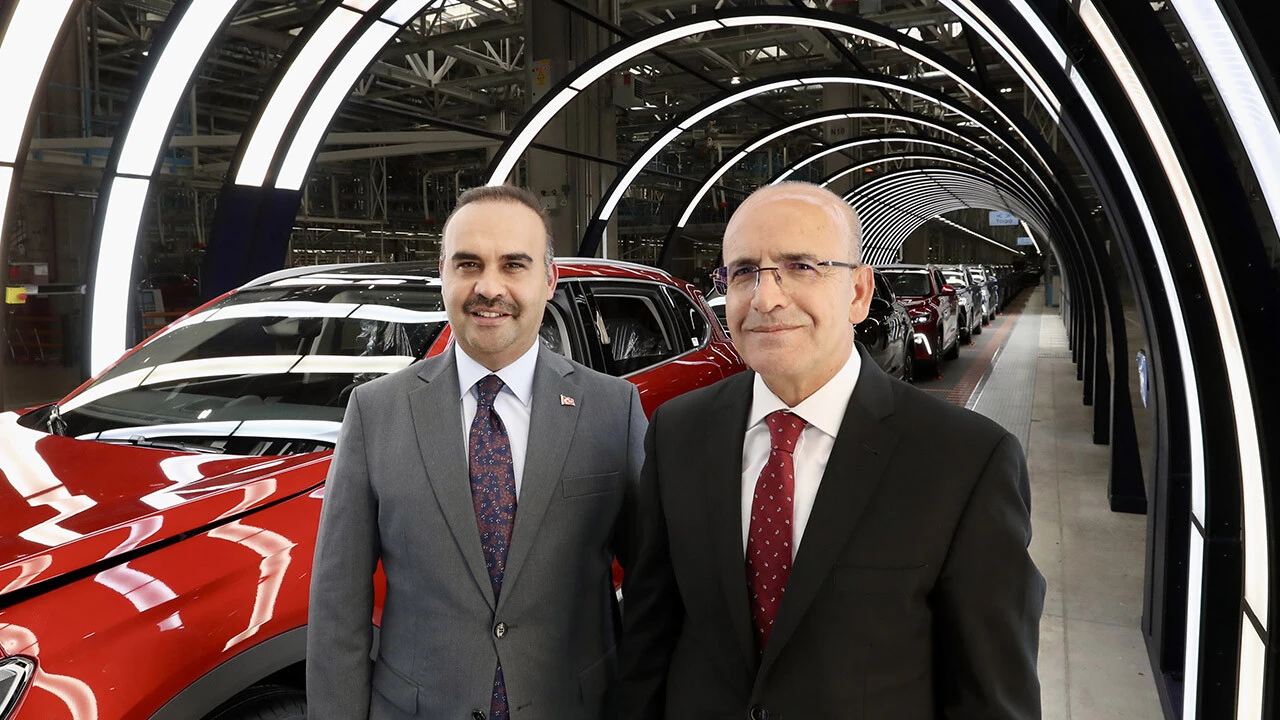 Sanayi ve Teknoloji Bakanı Mehmet Fatih Kacır ile Hazine ve Maliye Bakanı Mehmet Şimşek,