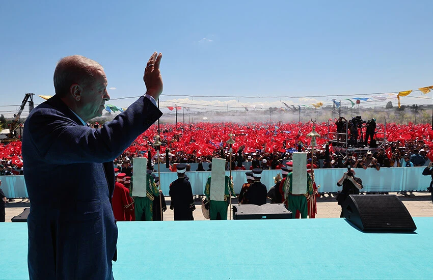 Cumhurbaşkanı Erdoğan, Malazgirt'te çok sayıda vatandaşa hitap etti.